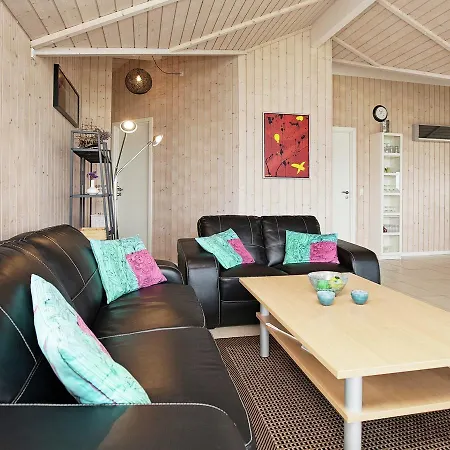 Tatil Evi Three-bedroom Holiday In Orsted 7