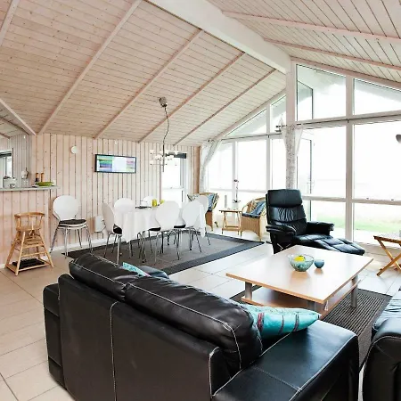 Three-bedroom Holiday In Orsted 7 *
