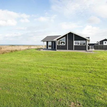 Three-bedroom Holiday In Orsted 7 Kare